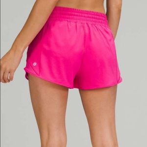 Lululemon Hotty Hot High-Rise Short 2.5" Sonic Pink